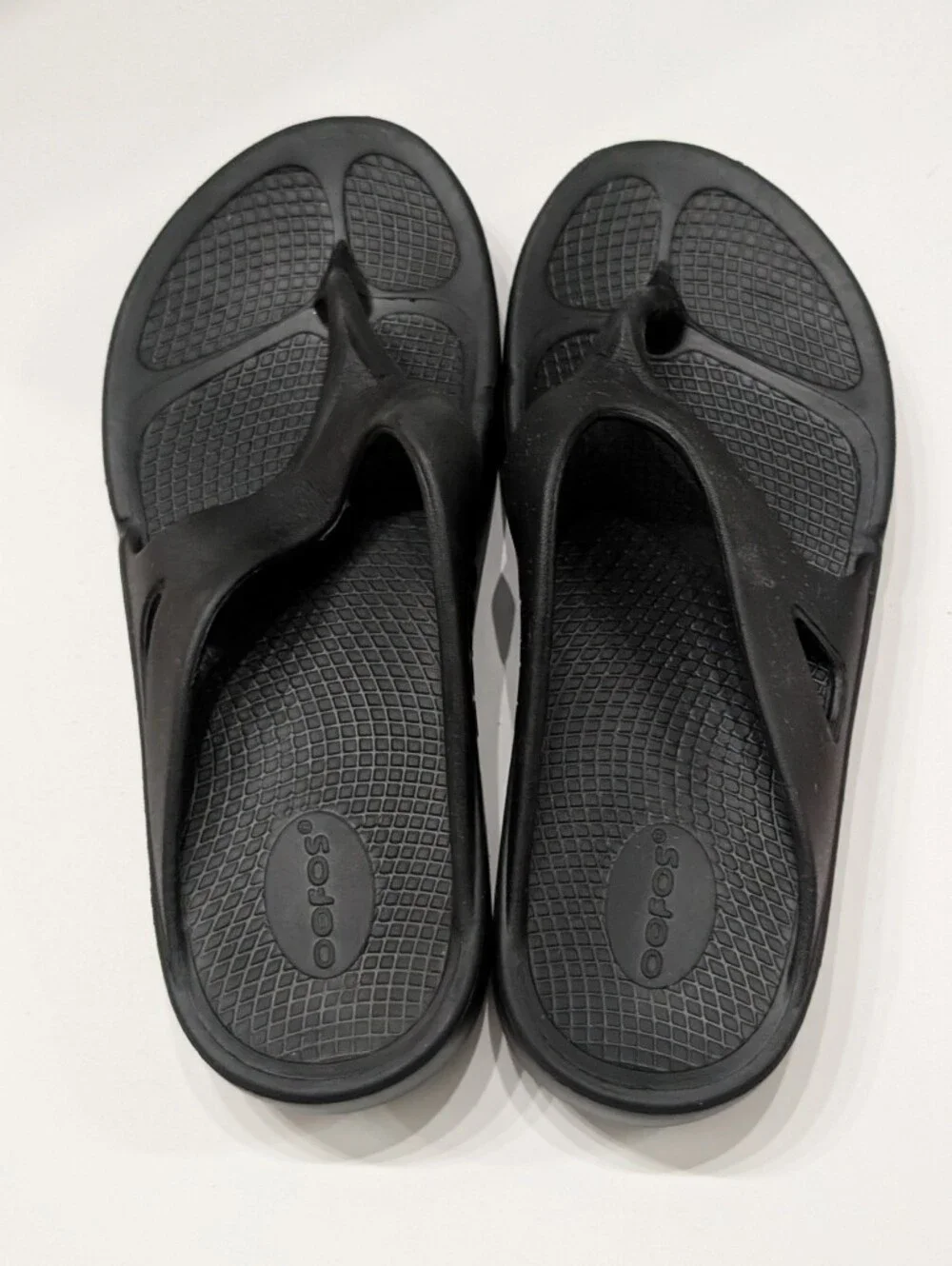 OOFOS Unisex OOriginal Flip Flop Sandals Black Comfort Recovery Men’s 9 Women 11